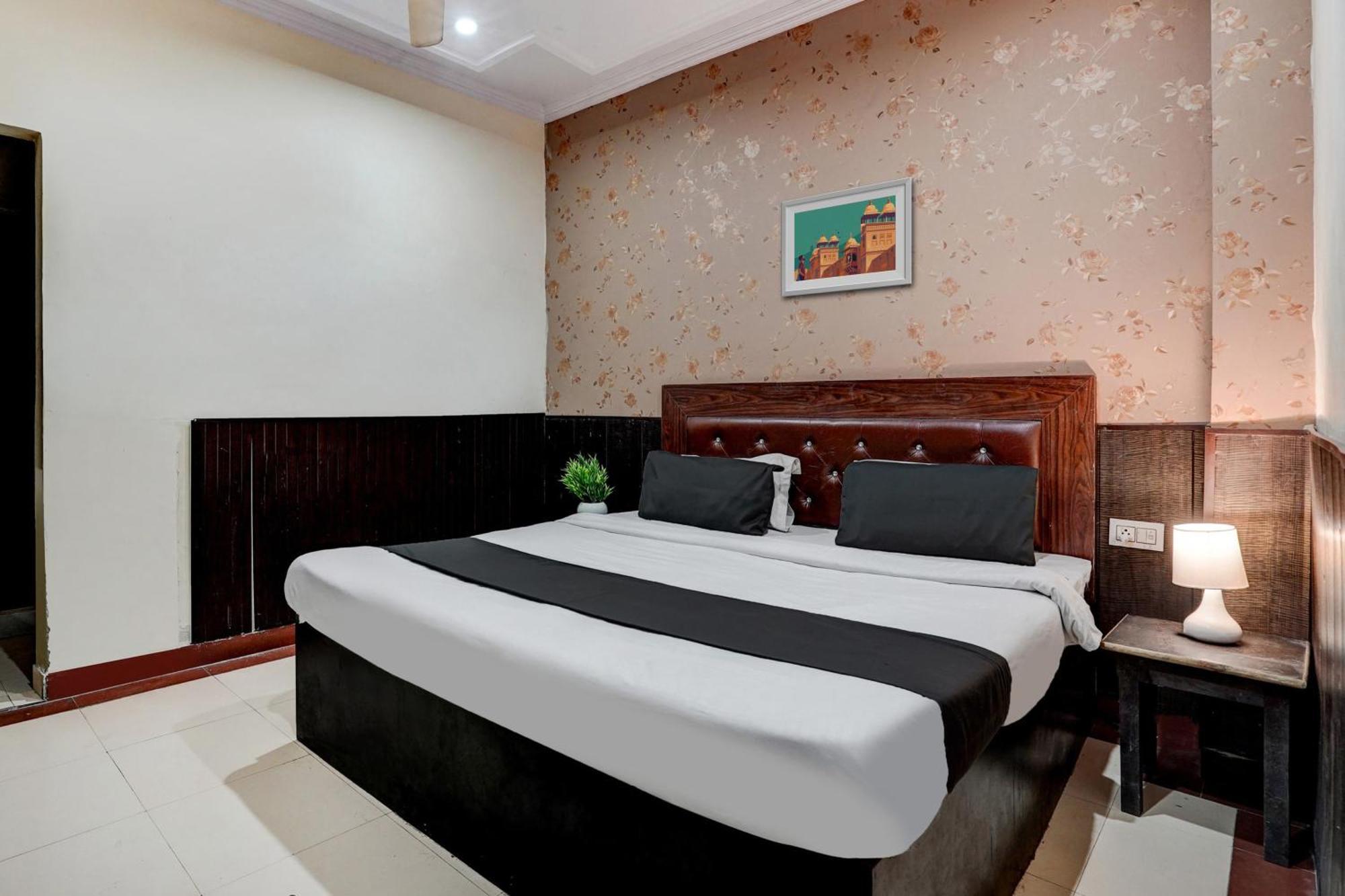 Super Hotel O Bg Hotel Faridabad Exterior foto